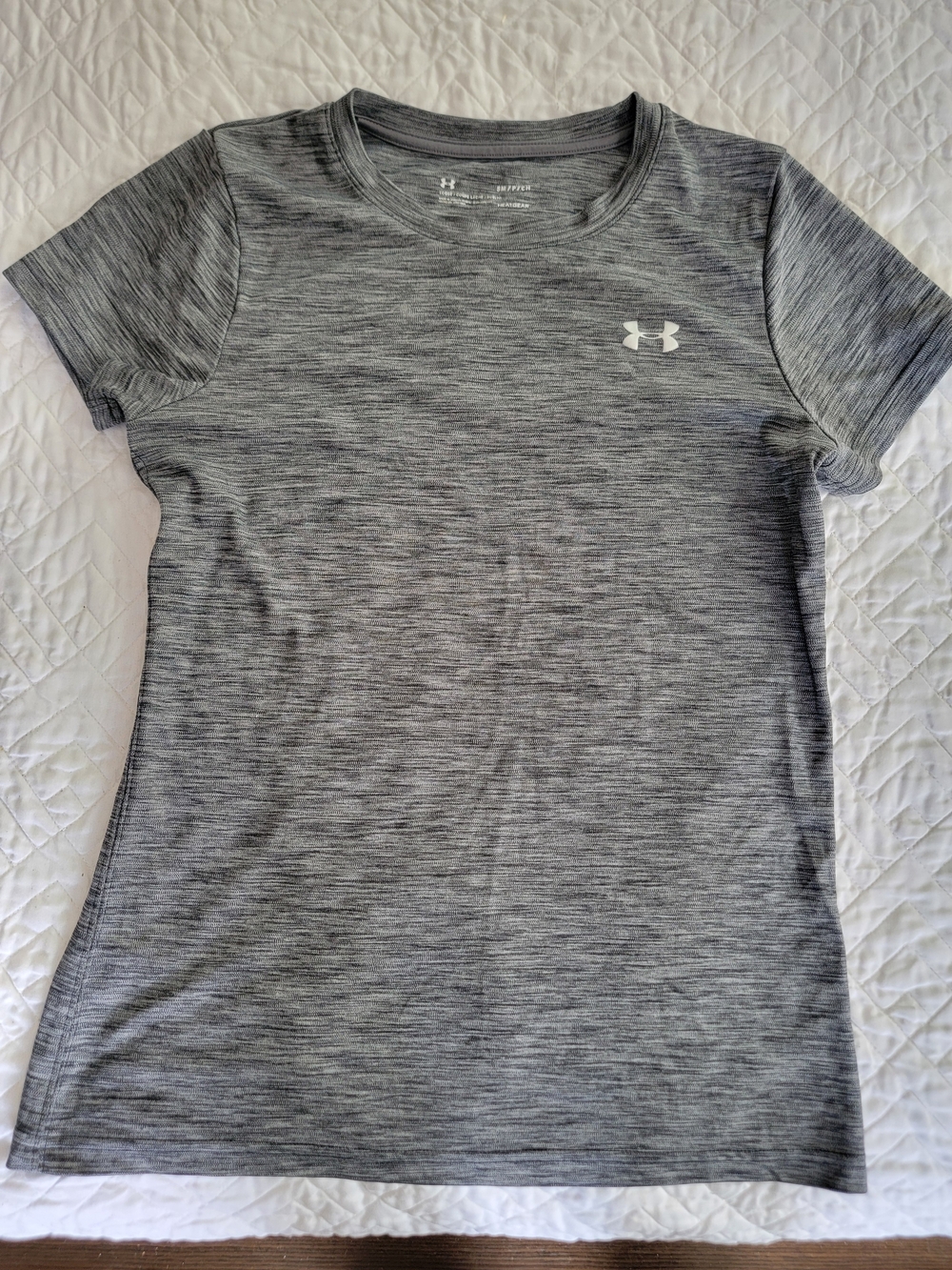 Under armour  Women's Heather Gray Short Sleeve Athletic Tee